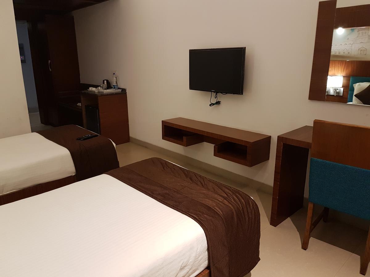 מלון צ'נאי Urvashi Residency מראה חיצוני תמונה